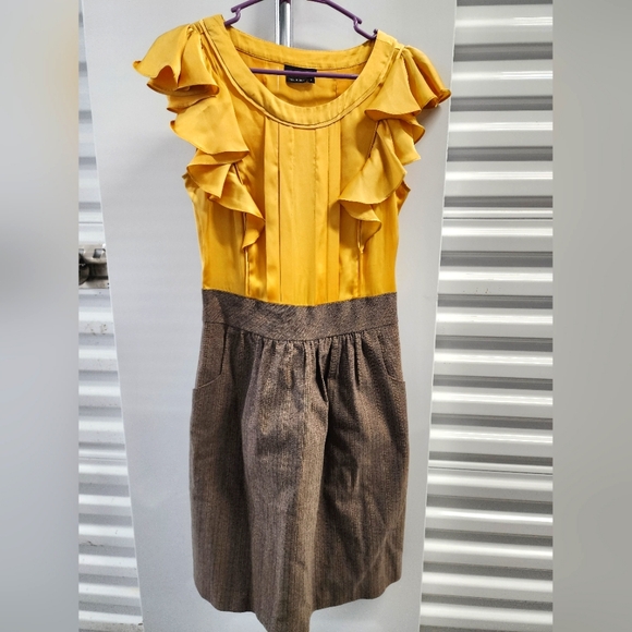 Women's size 8 dress WITH pockets - Picture 1 of 4